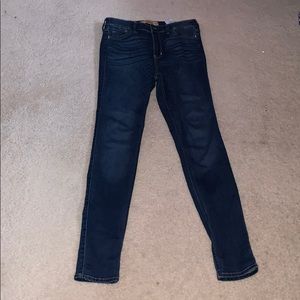 Hollister Super Skinny High Rise Jeans (dark wash)